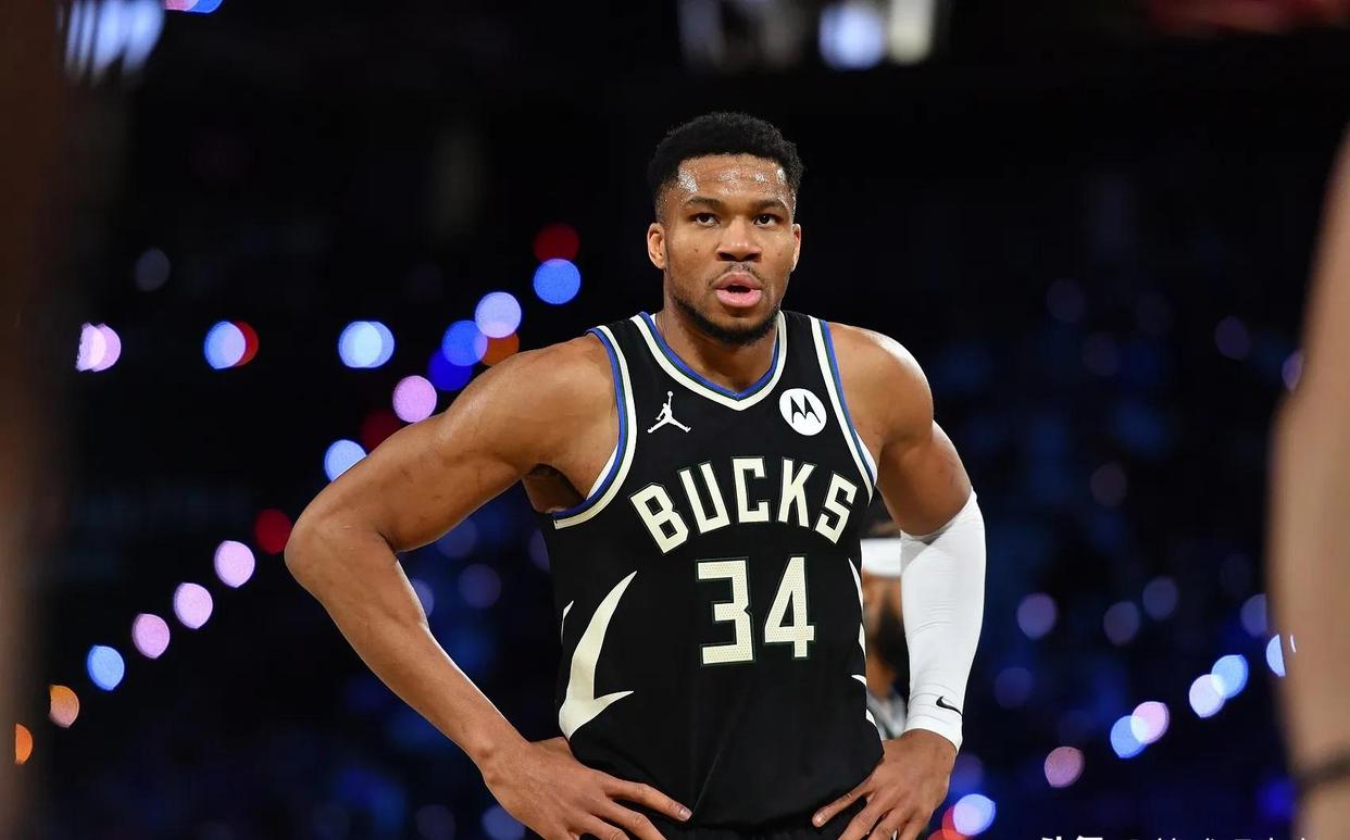 赛后足总杯焦点战,密尔沃基雄鹿强势反弹,气氛紧张,赛程密集仍需轮换的简单介绍